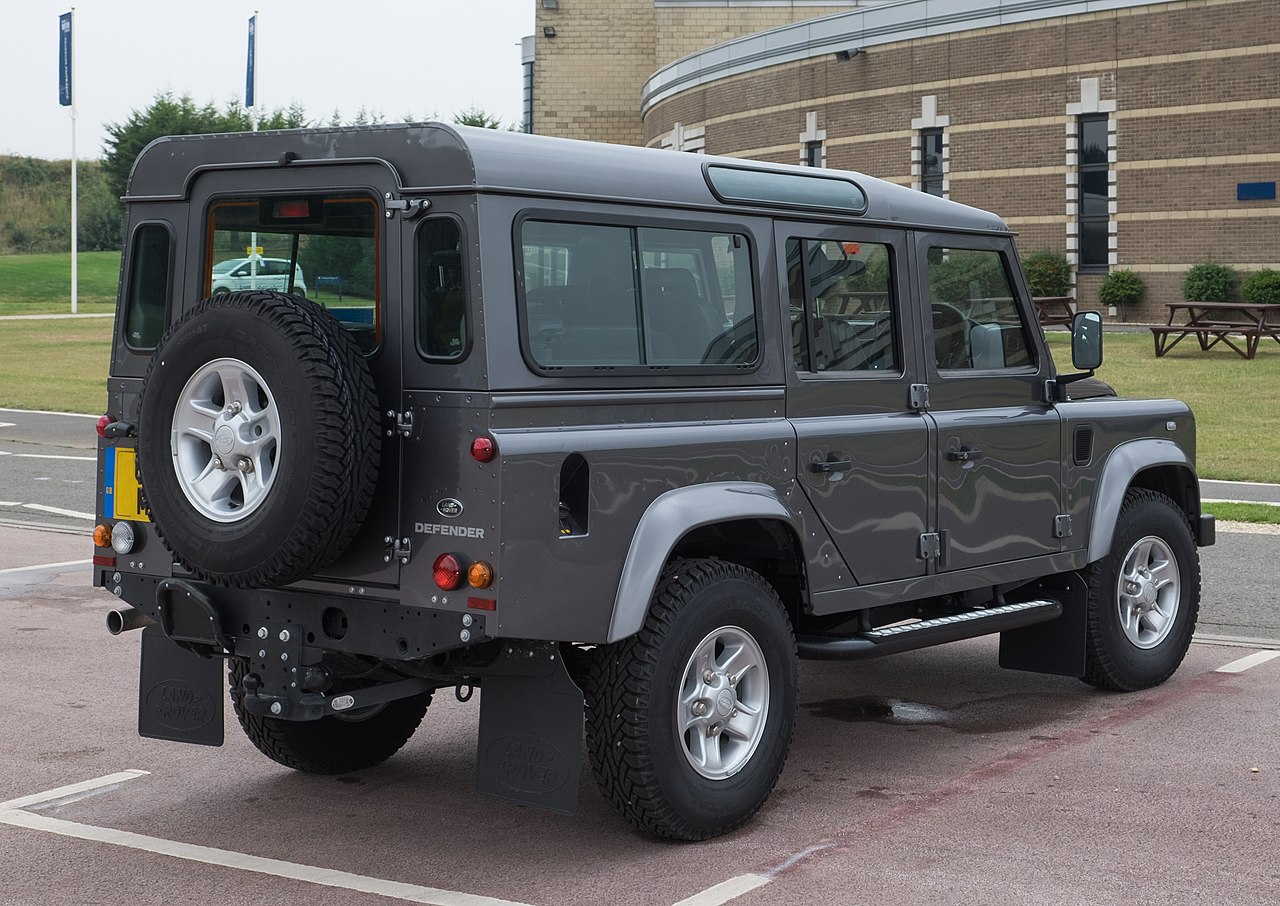 Land Rover Defender 3,5 Manuel AWD (136 hk)